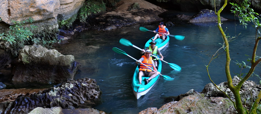 Phong Nha kayaking